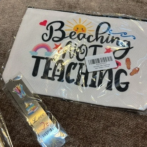 NWT Teacher Gift Bundle - Bookmark, cosmetic bag, wooden spoons - Picture 3 of 4